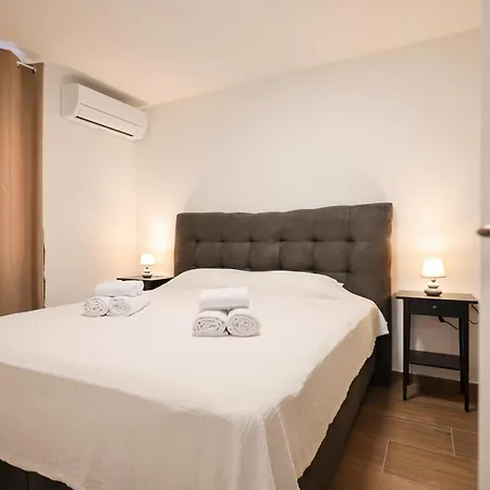 Royal Oak With Private Parking Zadar