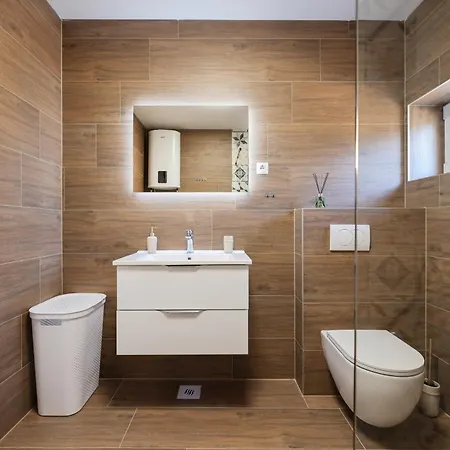 Apartamento Royal Oak With Private Parking