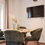 Apartmán Royal Oak With Private Parking *