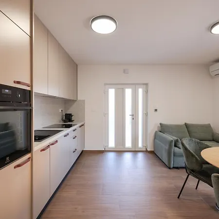 Royal Oak Apartament *