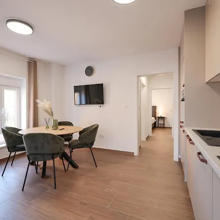 Royal Oak Apartament