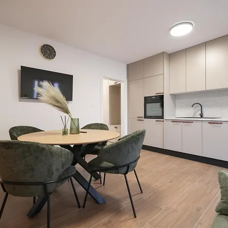 Royal Oak Apartament *