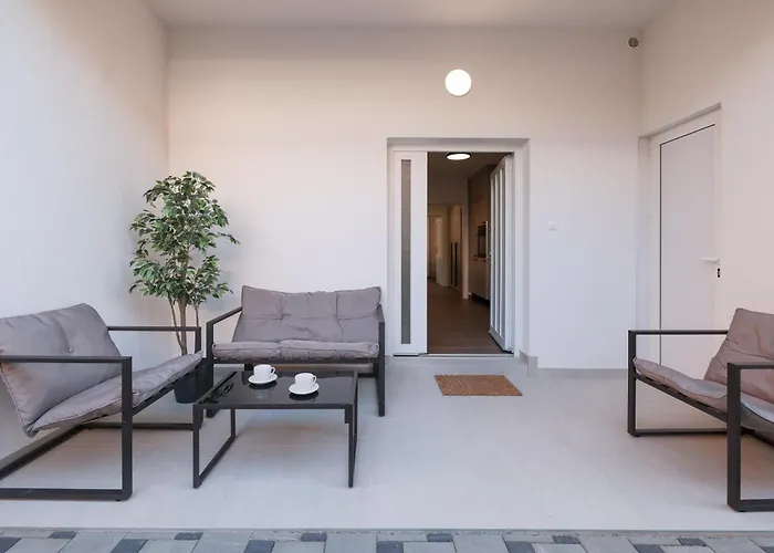 Apartment Royal Oak With Private Parking