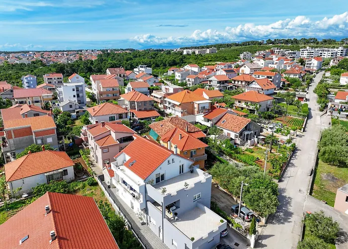 Royal Oak With Private Parking Apartment Zadar